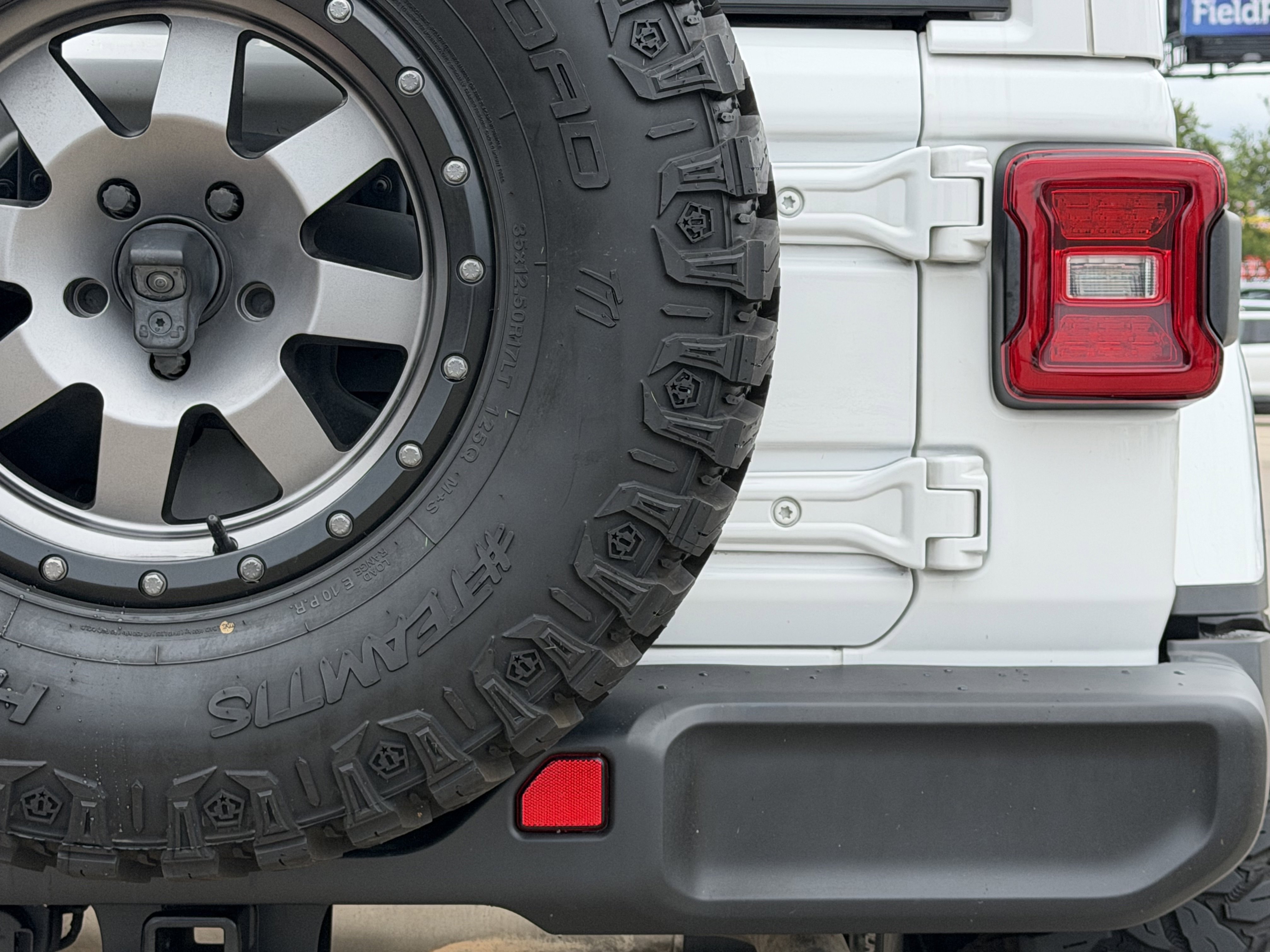 Used 2020 Jeep Wrangler Unlimited Sahara AWD/4WD image 6