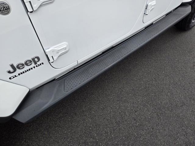 Used 2021 Jeep Gladiator Overland w/ Popular Equipment Package image 11