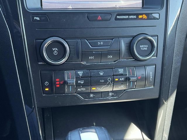 Certified 2018 Ford Explorer XLT w/ Equipment Group 202A image 24