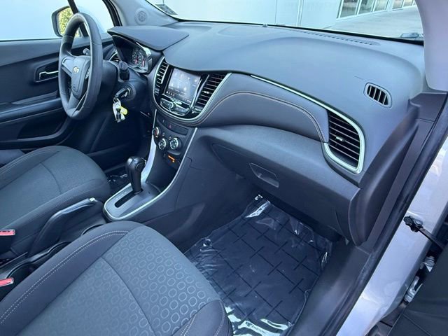 Used 2021 Chevrolet Trax LS FWD image 17
