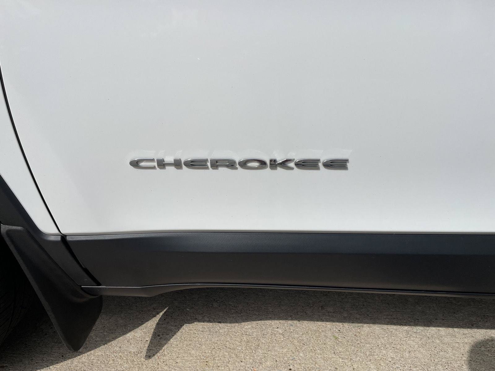 Used 2019 Jeep Cherokee Limited w/ Trailer Tow Group AWD/4WD image 33