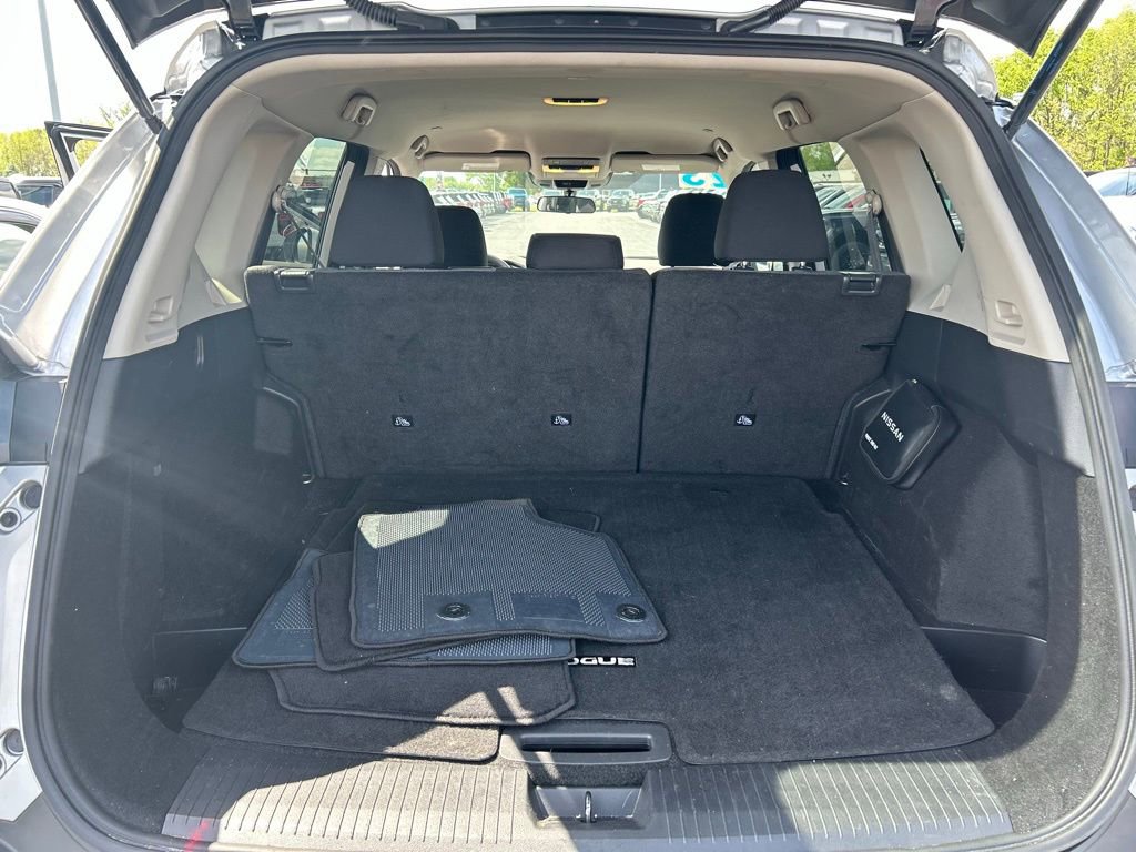 Used 2023 Nissan Rogue SV FWD image 27