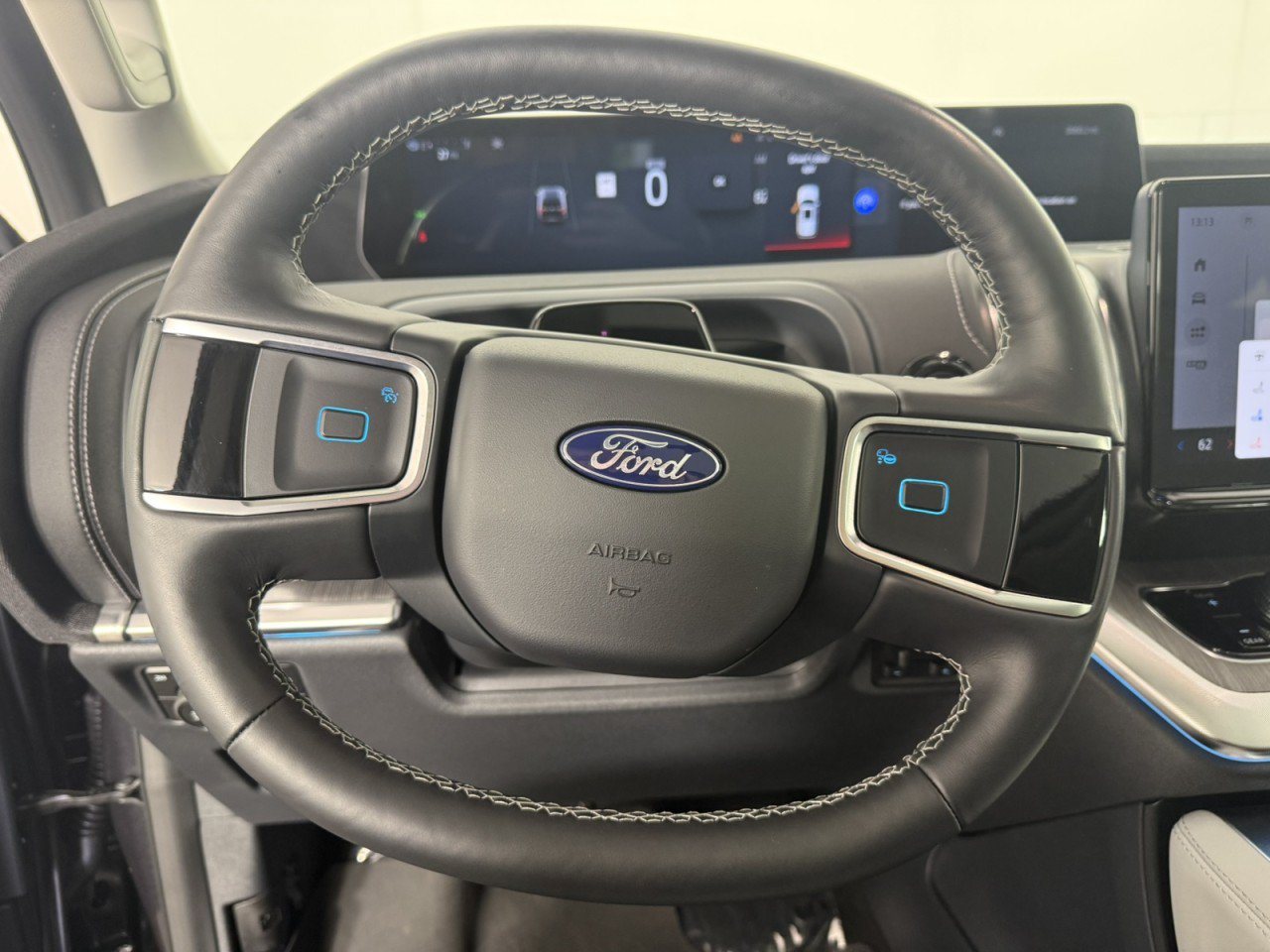 Certified 2026 Ford Expedition Max Platinum w/ Platinum Ultimate Package AWD/4WD image 24