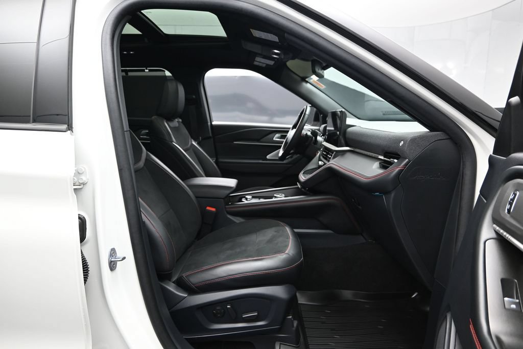 Certified 2025 Ford Explorer ST AWD/4WD image 20