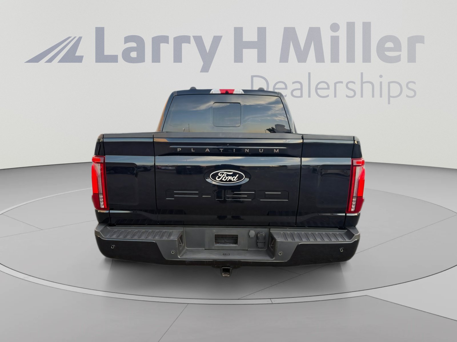 Certified 2025 Ford F150 Platinum AWD/4WD image 4