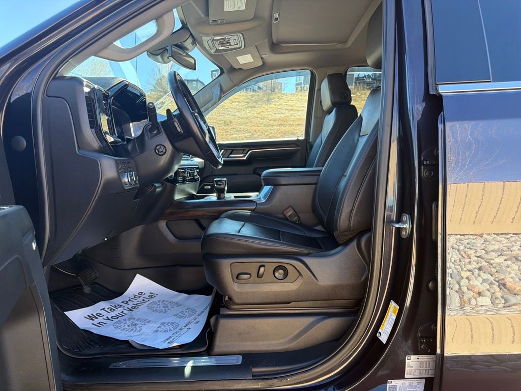 Used 2022 GMC Sierra 1500 SLT w/ SLT Premium Plus Package AWD/4WD image 13