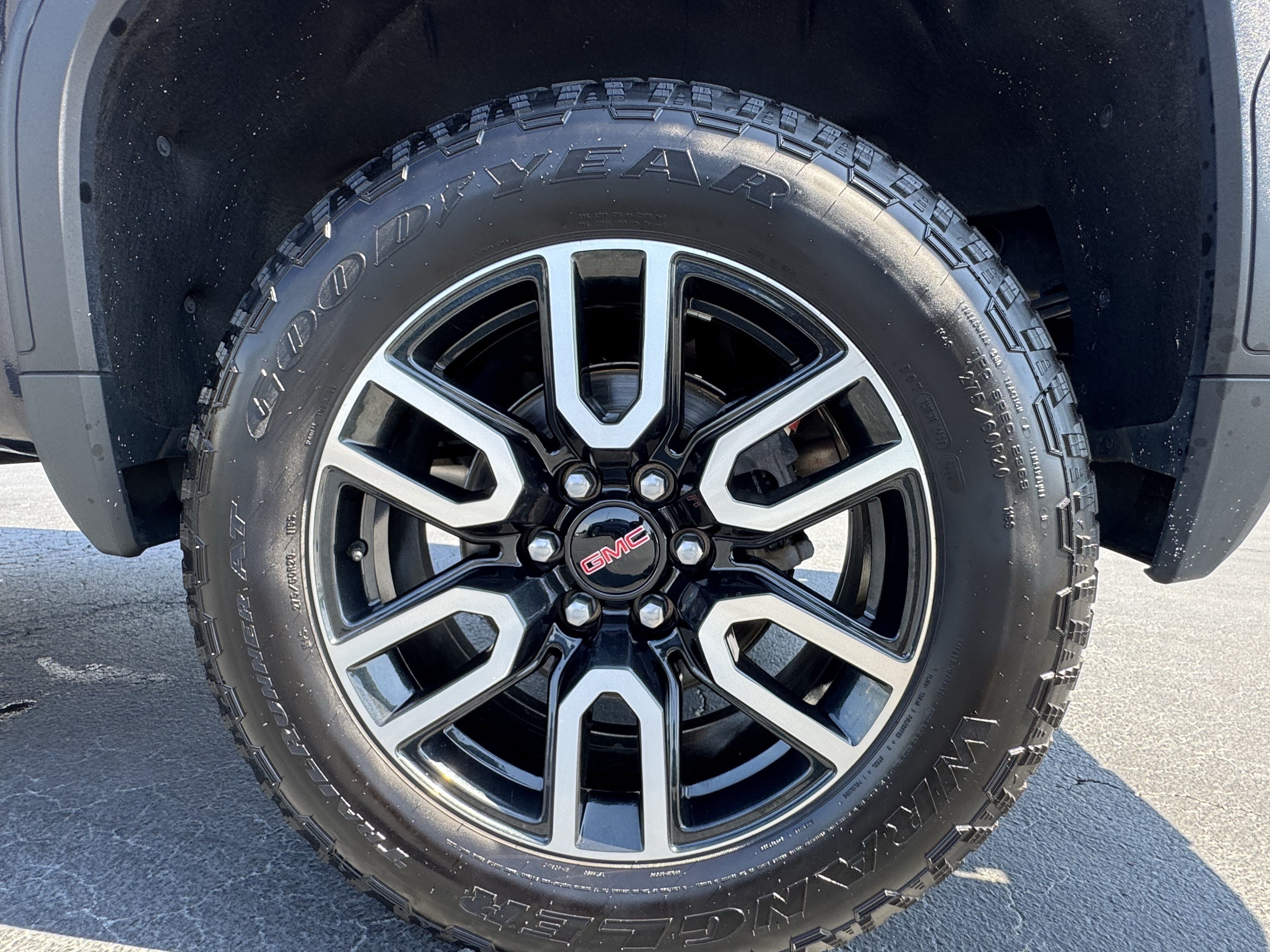 Used 2023 GMC Sierra 1500 AT4 w/ AT4 Premium Package AWD/4WD image 24