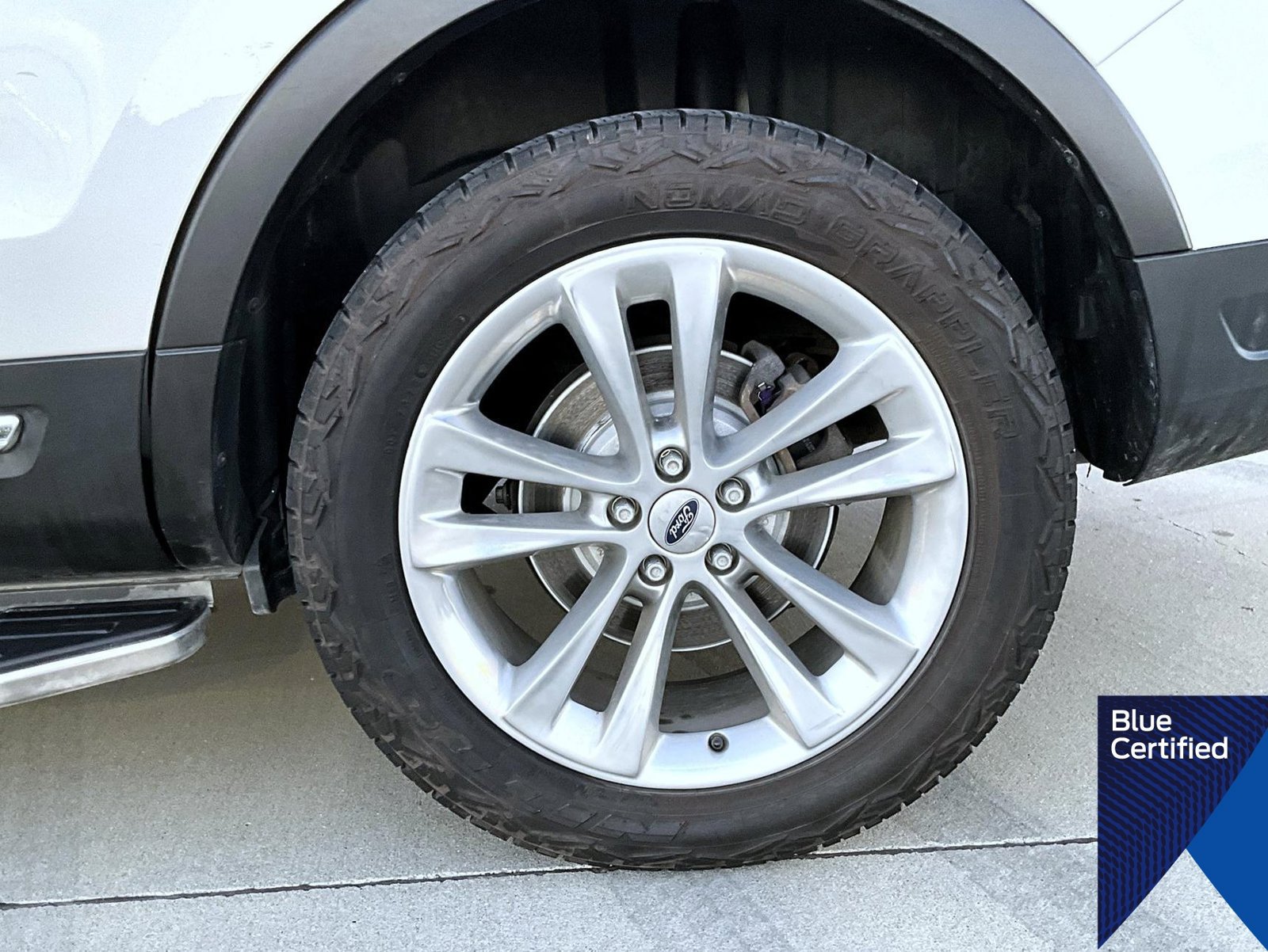 Certified 2018 Ford Explorer XLT w/ Equipment Group 202A AWD/4WD image 28