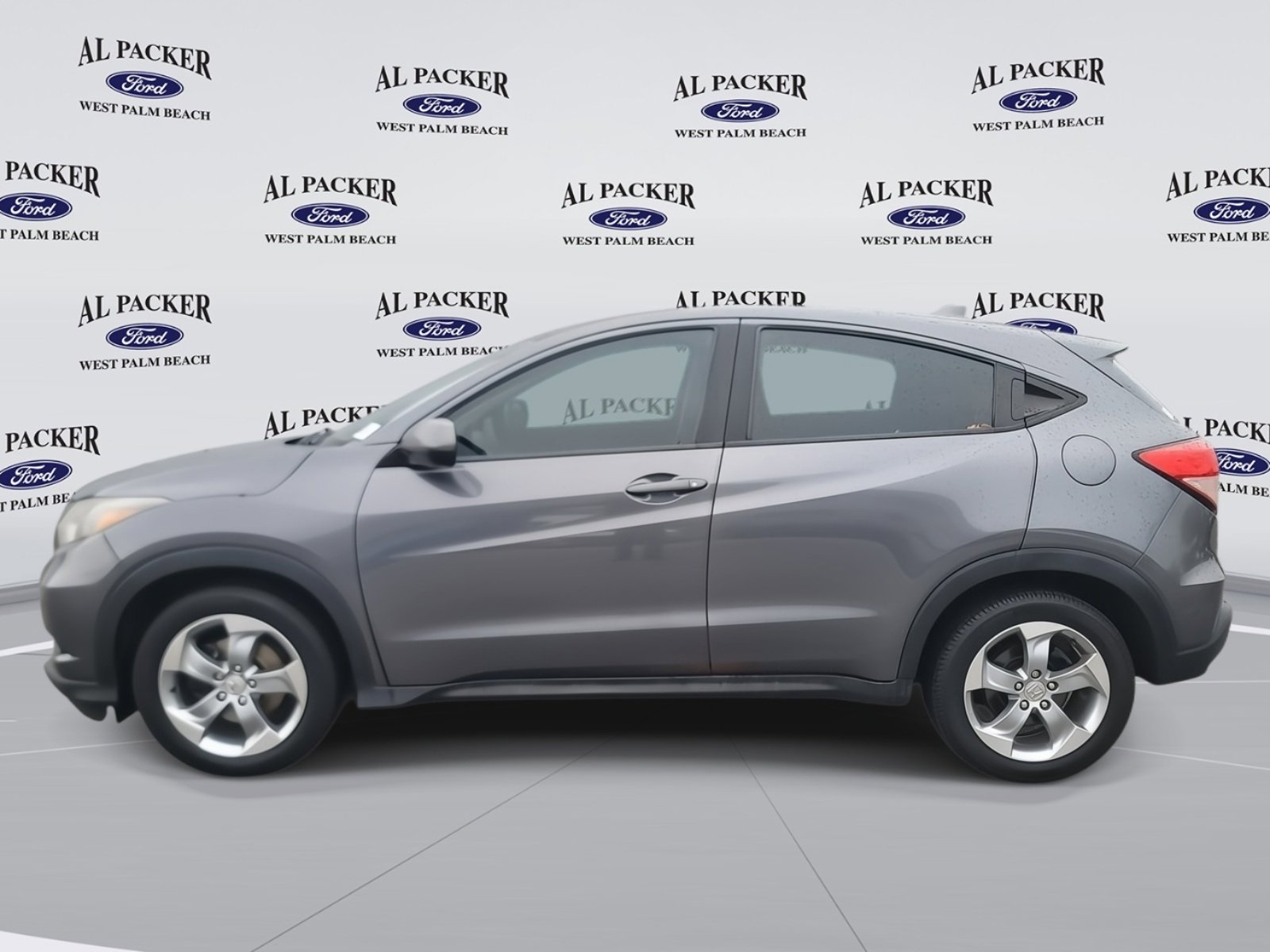 Used 2017 Honda HR-V LX image 2