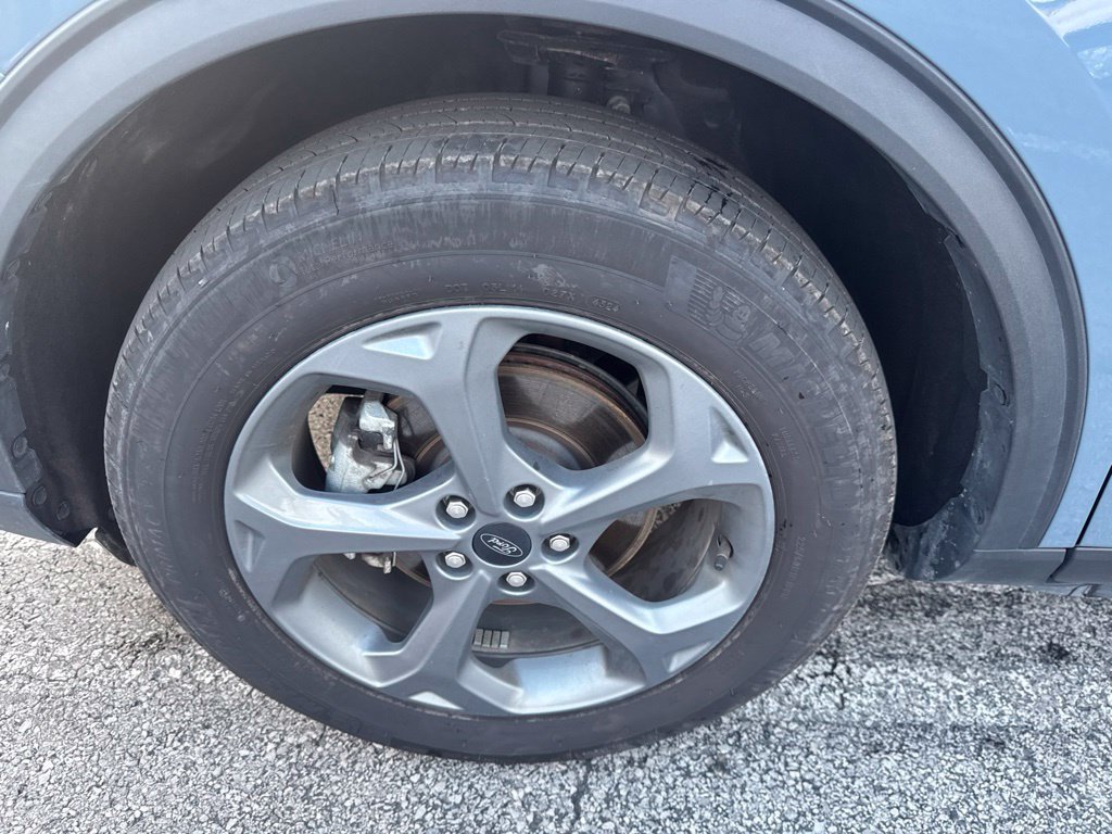 Certified 2025 Ford Escape ST-Line Select AWD/4WD image 45
