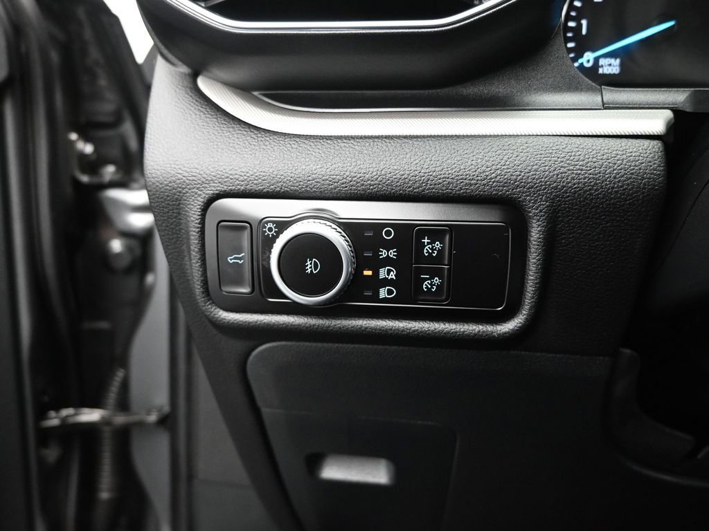 Certified 2023 Ford Explorer XLT w/ Equipment Group 202A image 13