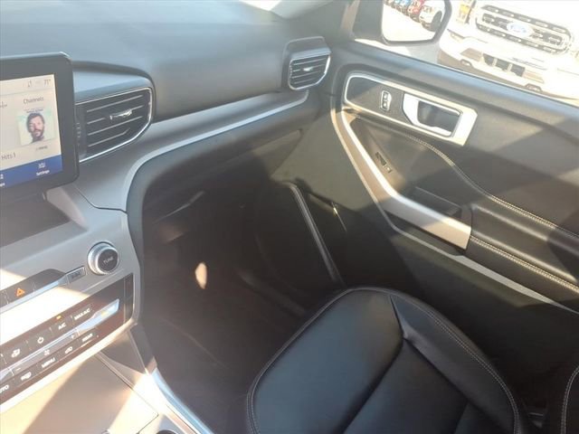 Certified 2023 Ford Explorer XLT w/ Equipment Group 202A image 25