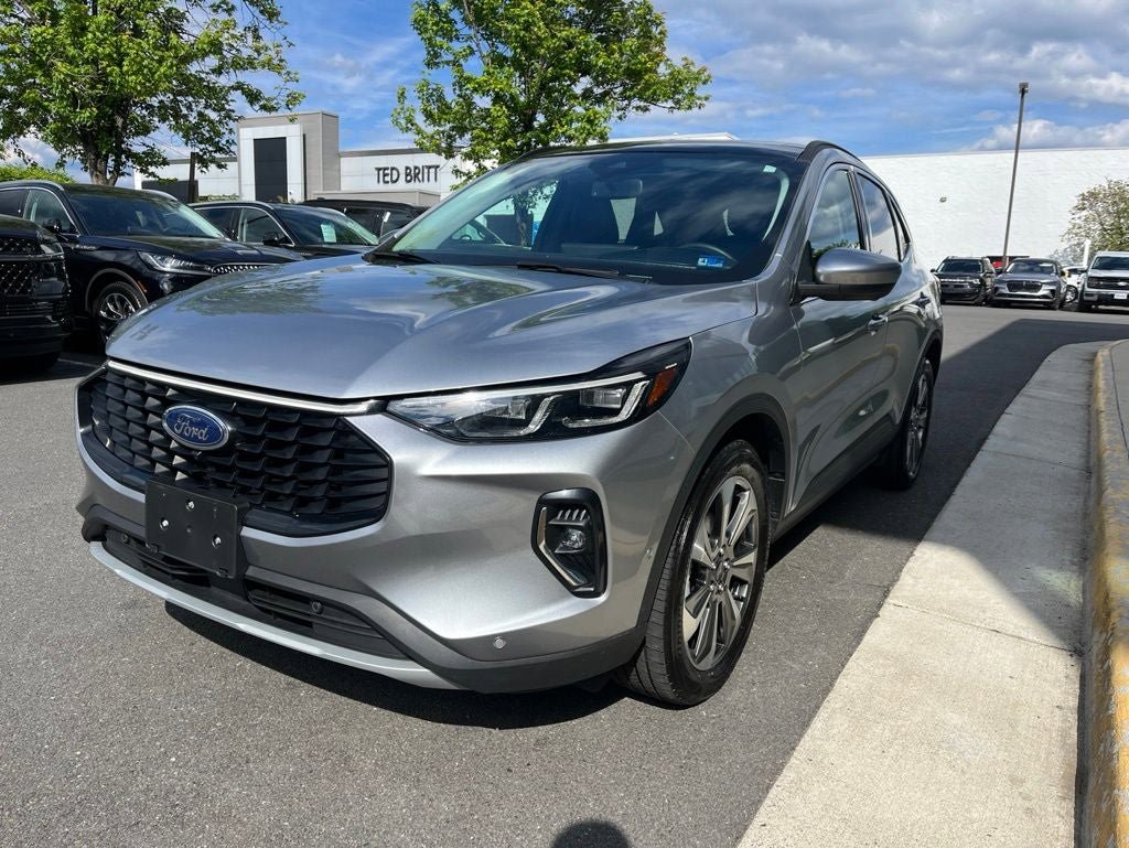 Certified 2023 Ford Escape Platinum w/ Premium Technology Package AWD/4WD image 3