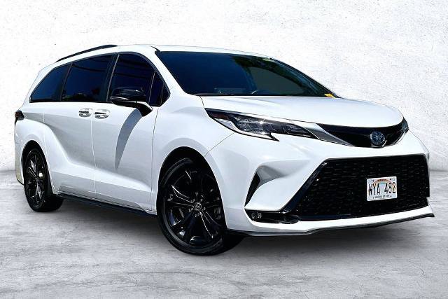 Used 2024 Toyota Sienna XSE FWD image 11