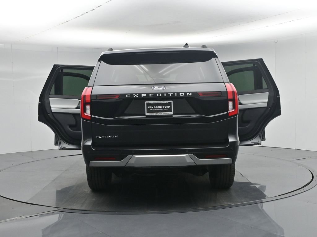 Certified 2025 Ford Expedition Platinum w/ Driver's Package AWD/4WD image 40