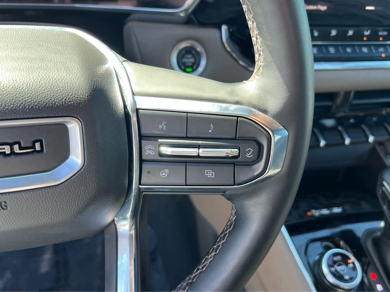 Used 2023 GMC Canyon Denali image 33