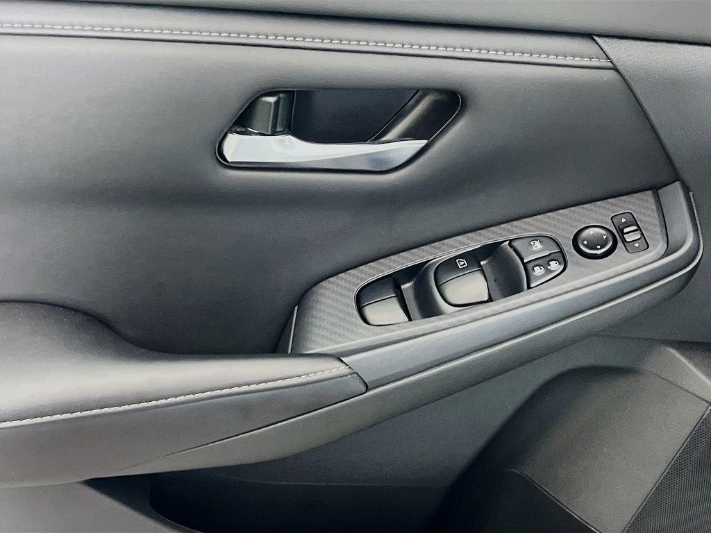 Used 2023 Nissan Sentra SV FWD image 18