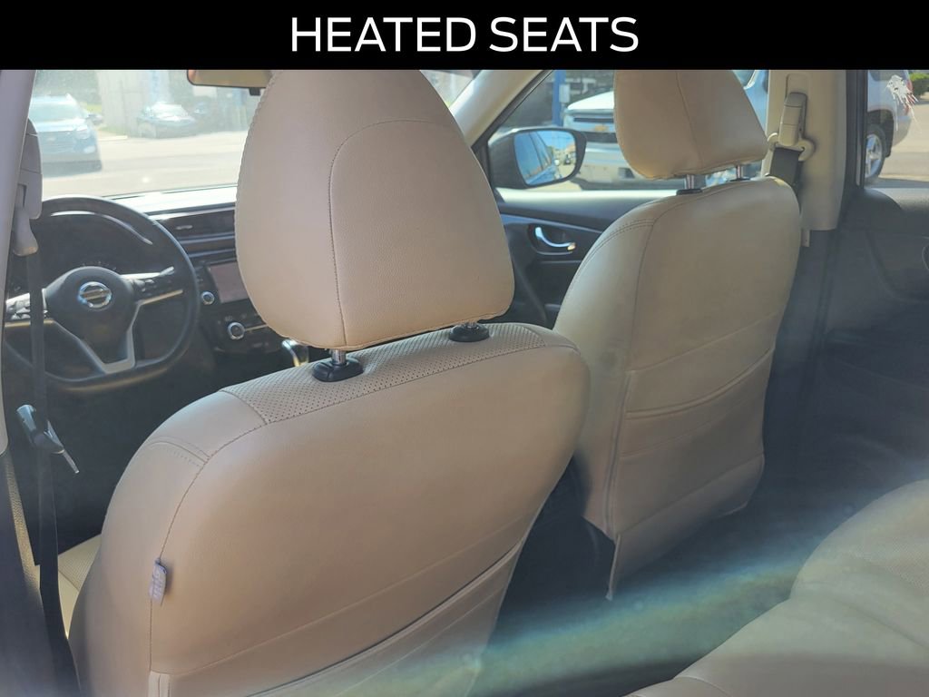 Used 2018 Nissan Rogue SV w/ Premium Package FWD image 13