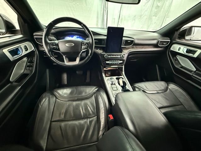Certified 2020 Ford Explorer Platinum w/ Premium Technology Package image 11
