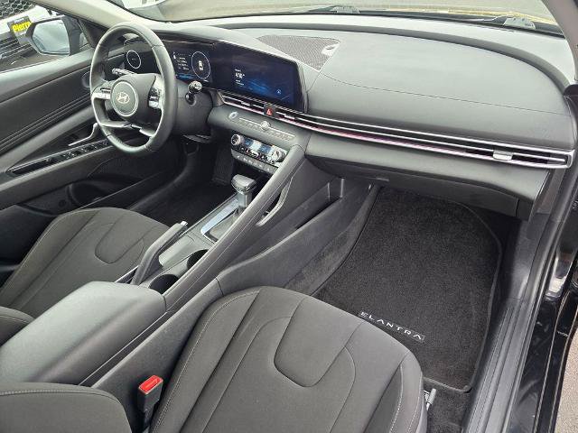 Used 2024 Hyundai Elantra SEL FWD image 19