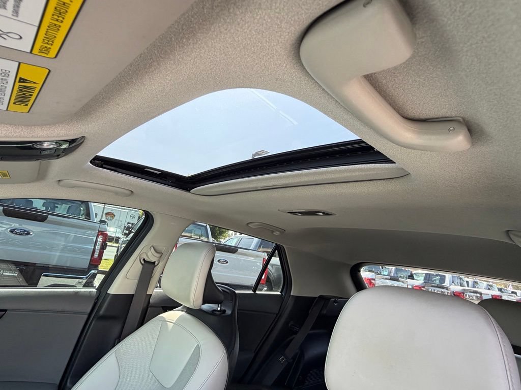 Used 2023 Kia Niro EX Touring FWD image 25