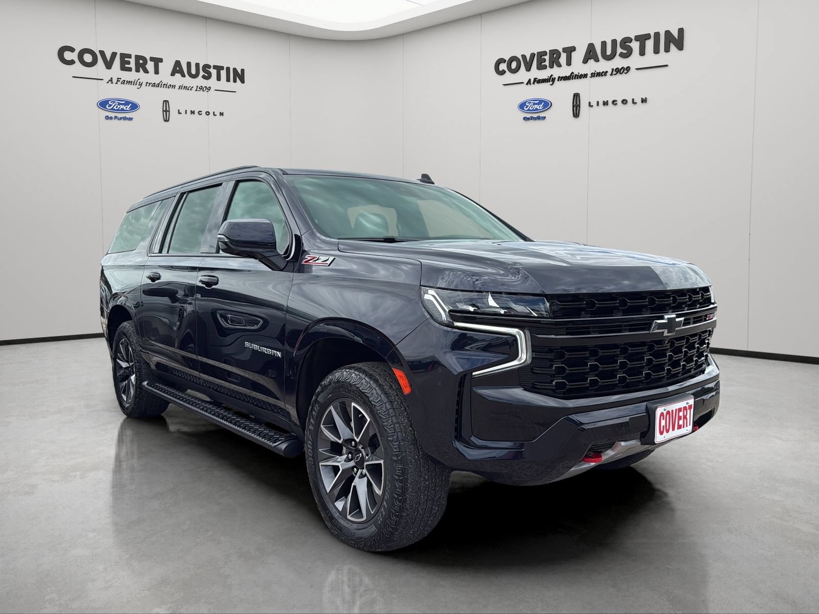 Used 2023 Chevrolet Suburban Z71 w/ Luxury Package AWD/4WD image 8