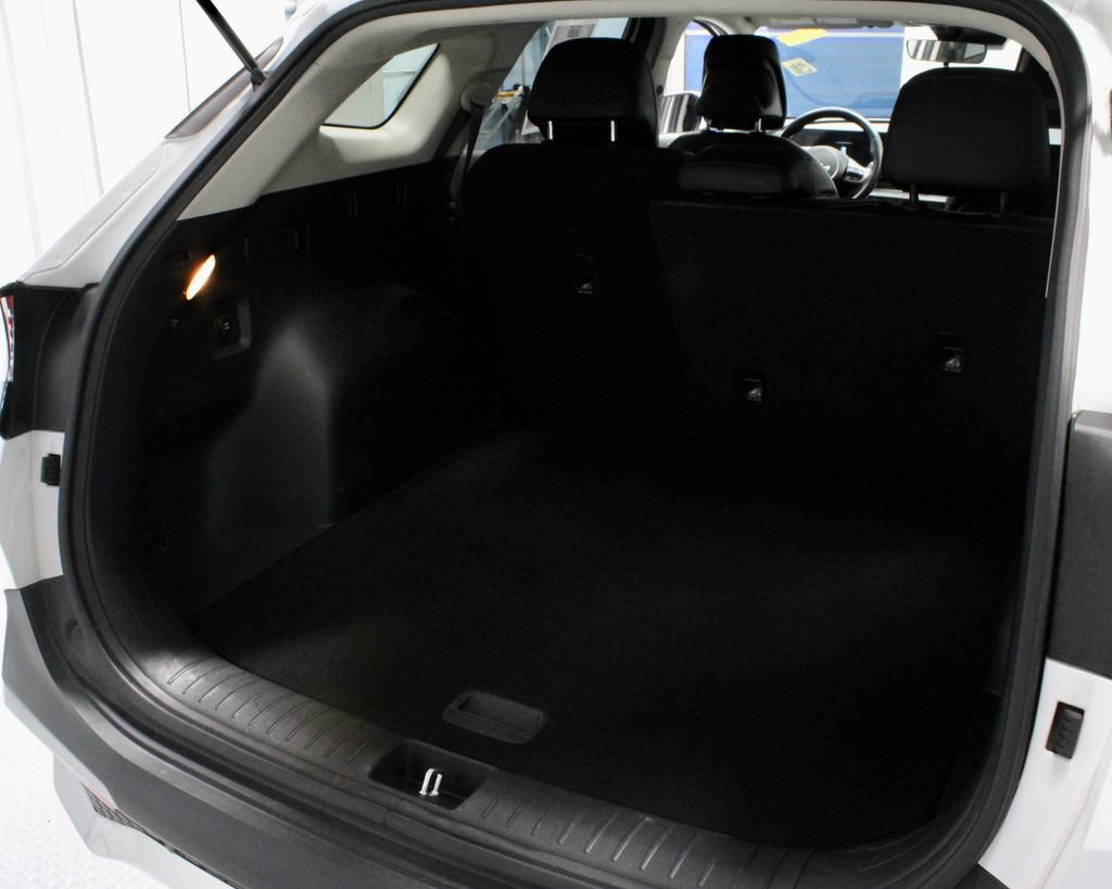 Used 2024 Kia Sportage EX AWD/4WD image 16