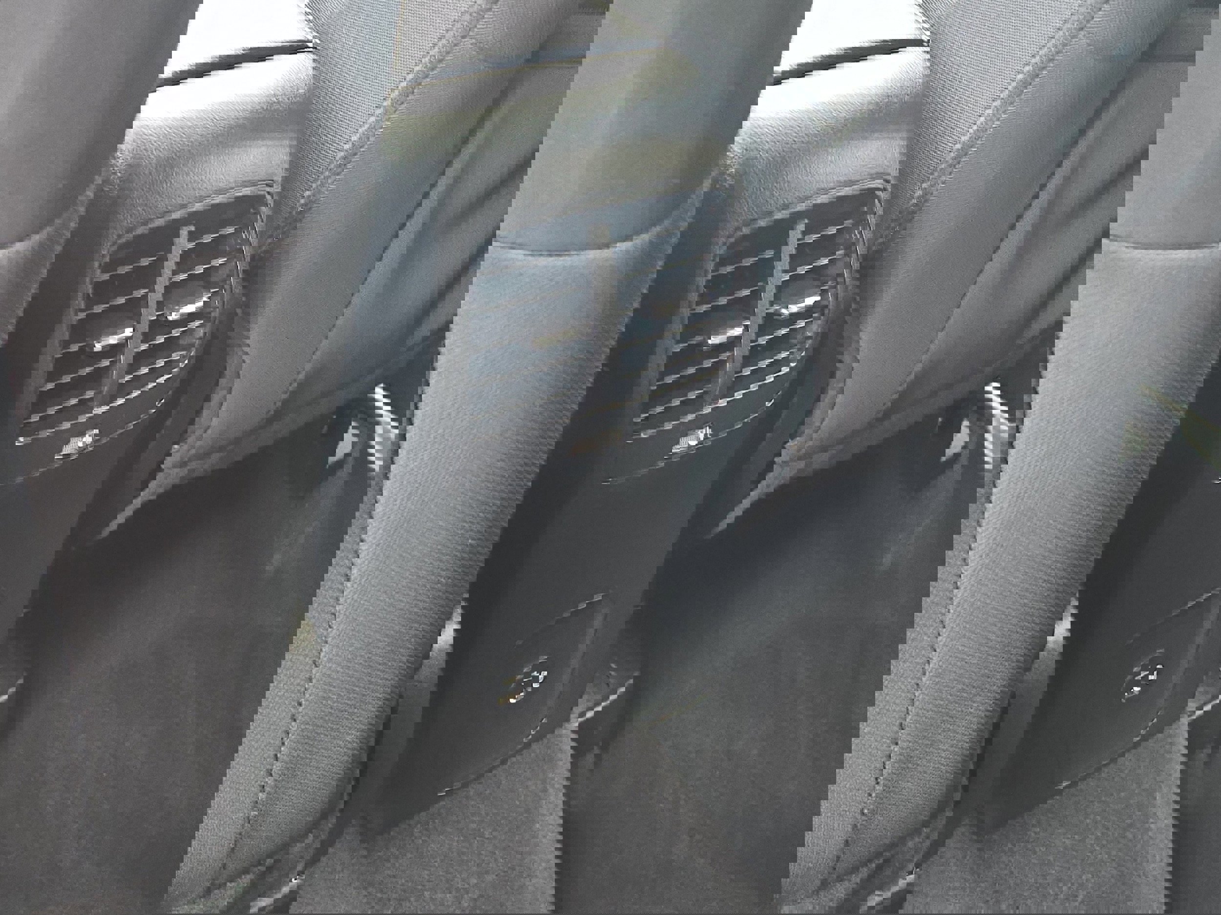 Certified 2022 Ford Escape SE w/ SE Sport Appearance Package image 15