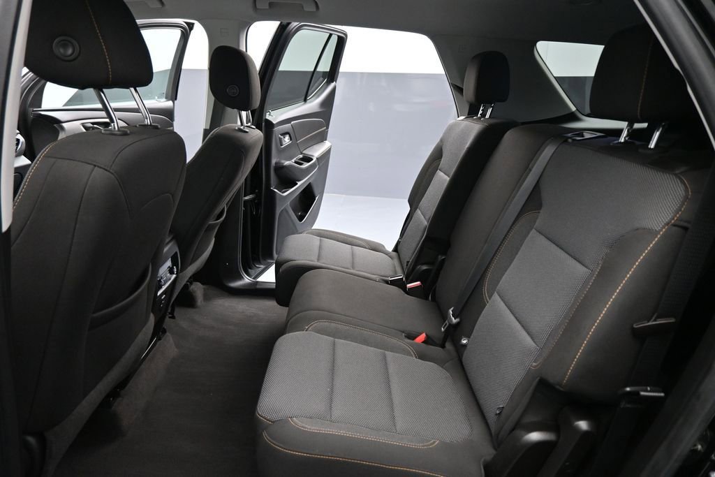 Used 2020 Chevrolet Traverse LS FWD image 17