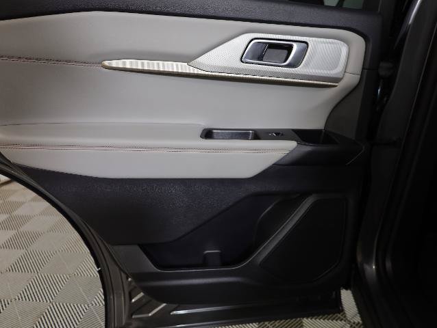 Certified 2025 Ford Explorer Active w/ Active Comfort Package AWD/4WD image 31