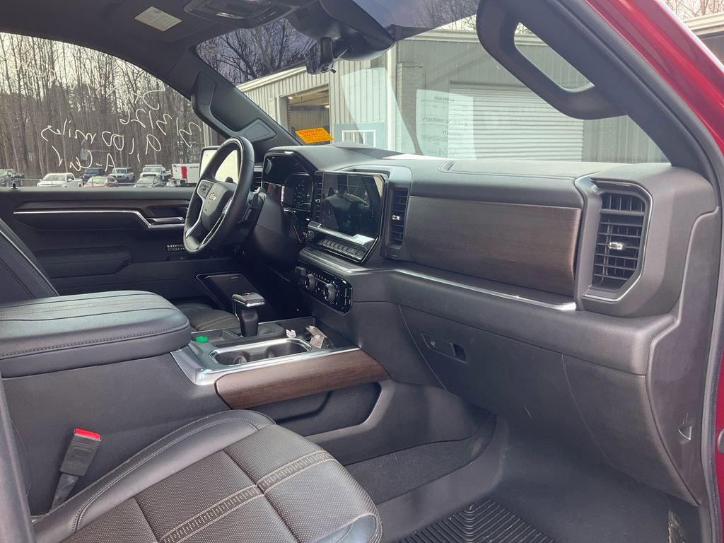 Used 2025 Chevrolet Silverado 1500 High Country w/ Technology Package image 11