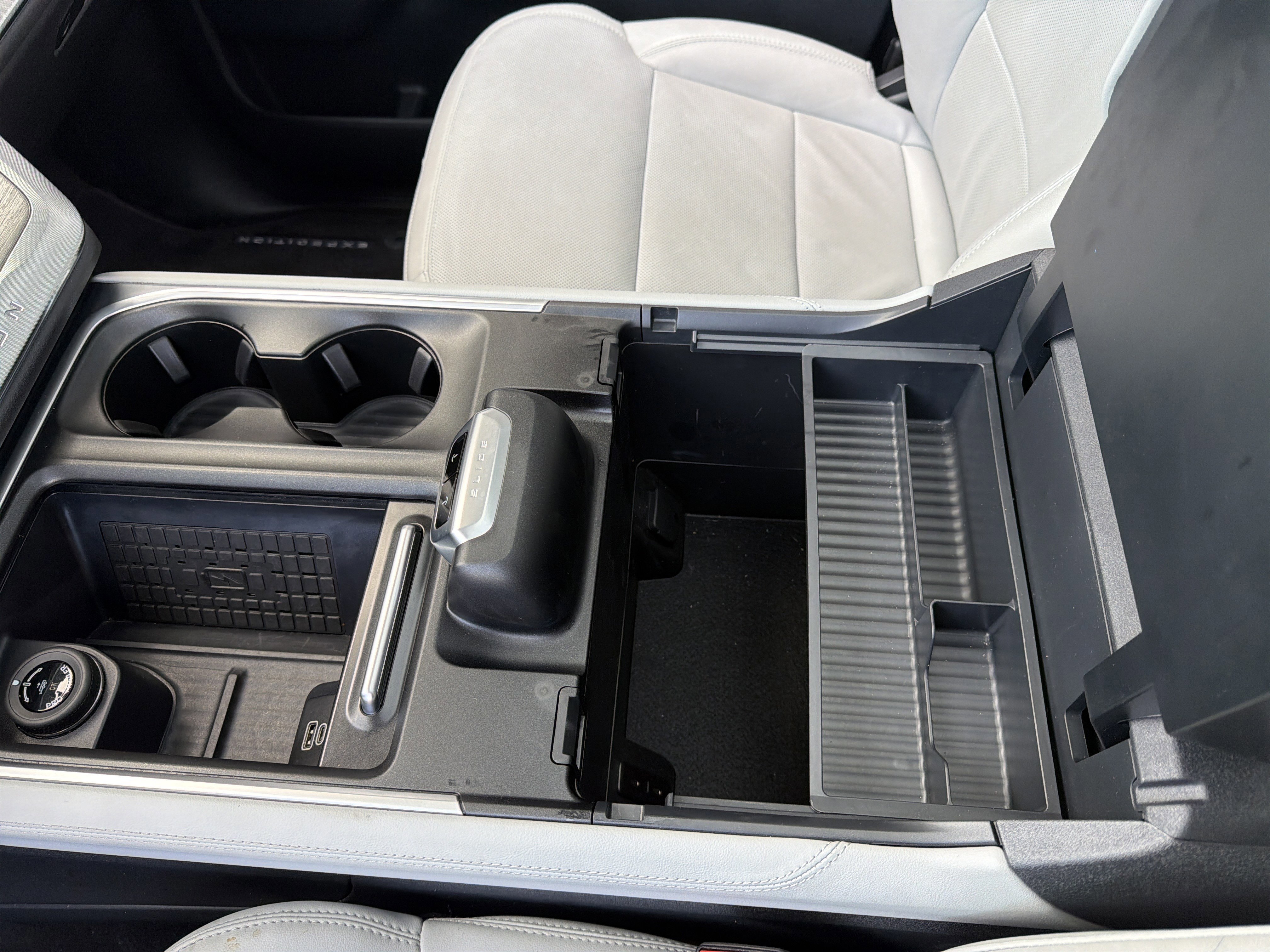 Certified 2025 Ford Expedition Platinum w/ Driver's Package image 56