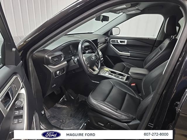 Certified 2022 Ford Explorer XLT w/ Equipment Group 202A image 28