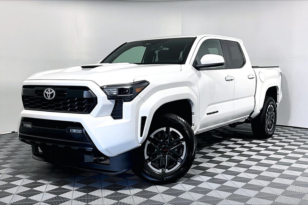 Used 2024 Toyota Tacoma TRD Sport RWD image 2
