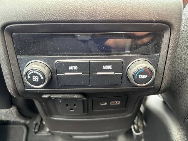 Used 2020 GMC Acadia SLT w/ LPO, Floor Liner Package AWD/4WD image 24
