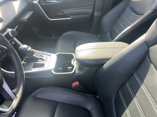 Used 2023 Toyota RAV4 XLE Premium image 10