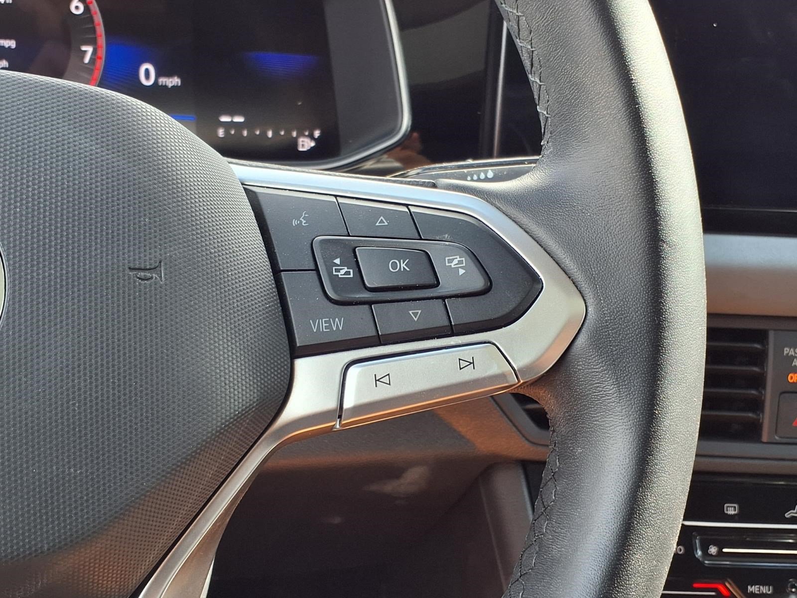 Used 2025 Volkswagen Jetta SE FWD image 23