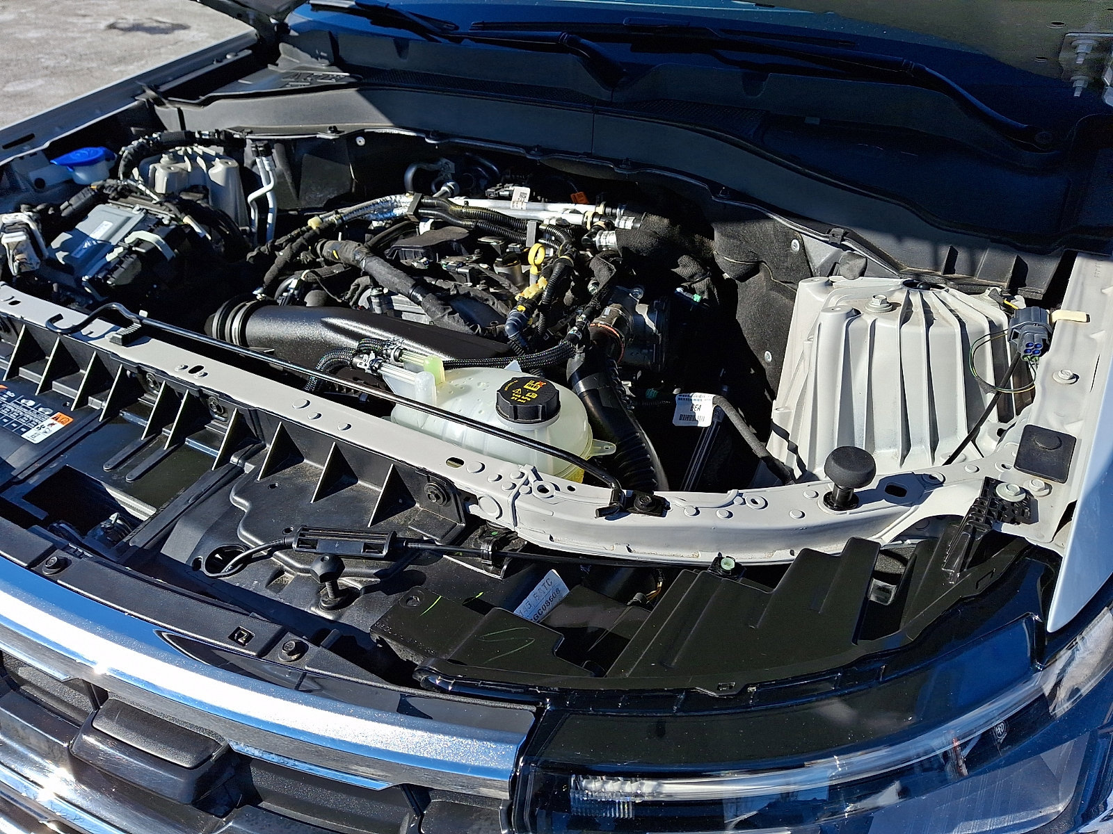 Certified 2025 Ford Explorer Active image 30