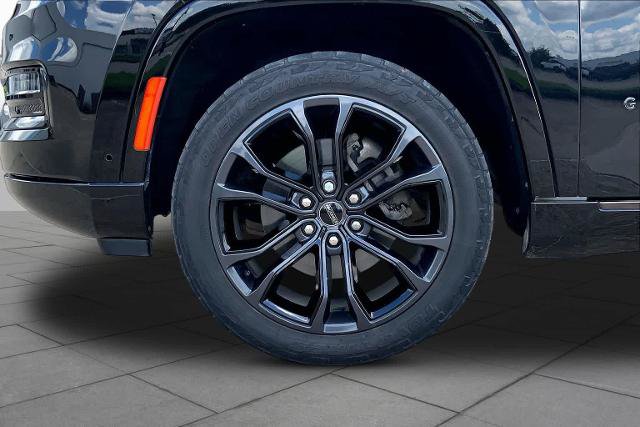 Used 2022 Jeep Grand Wagoneer Series II AWD/4WD image 11