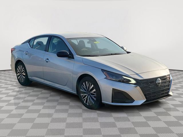 Used 2024 Nissan Altima 2.5 SV FWD image 7