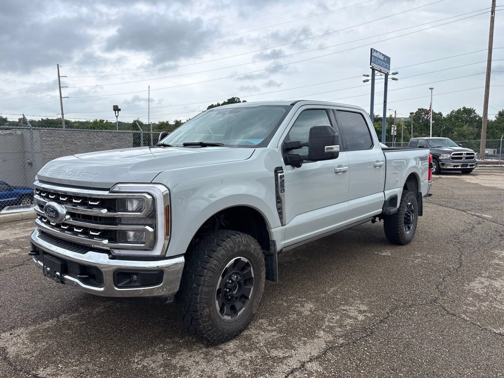 Certified 2025 Ford F250 Lariat w/ Lariat Ultimate Package AWD/4WD image 3