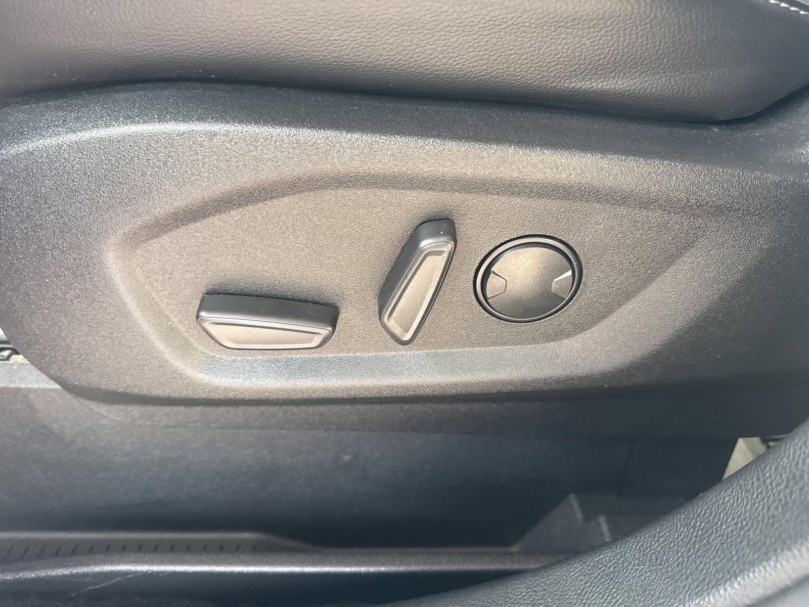 Certified 2024 Ford Edge SEL w/ Convenience Package image 24