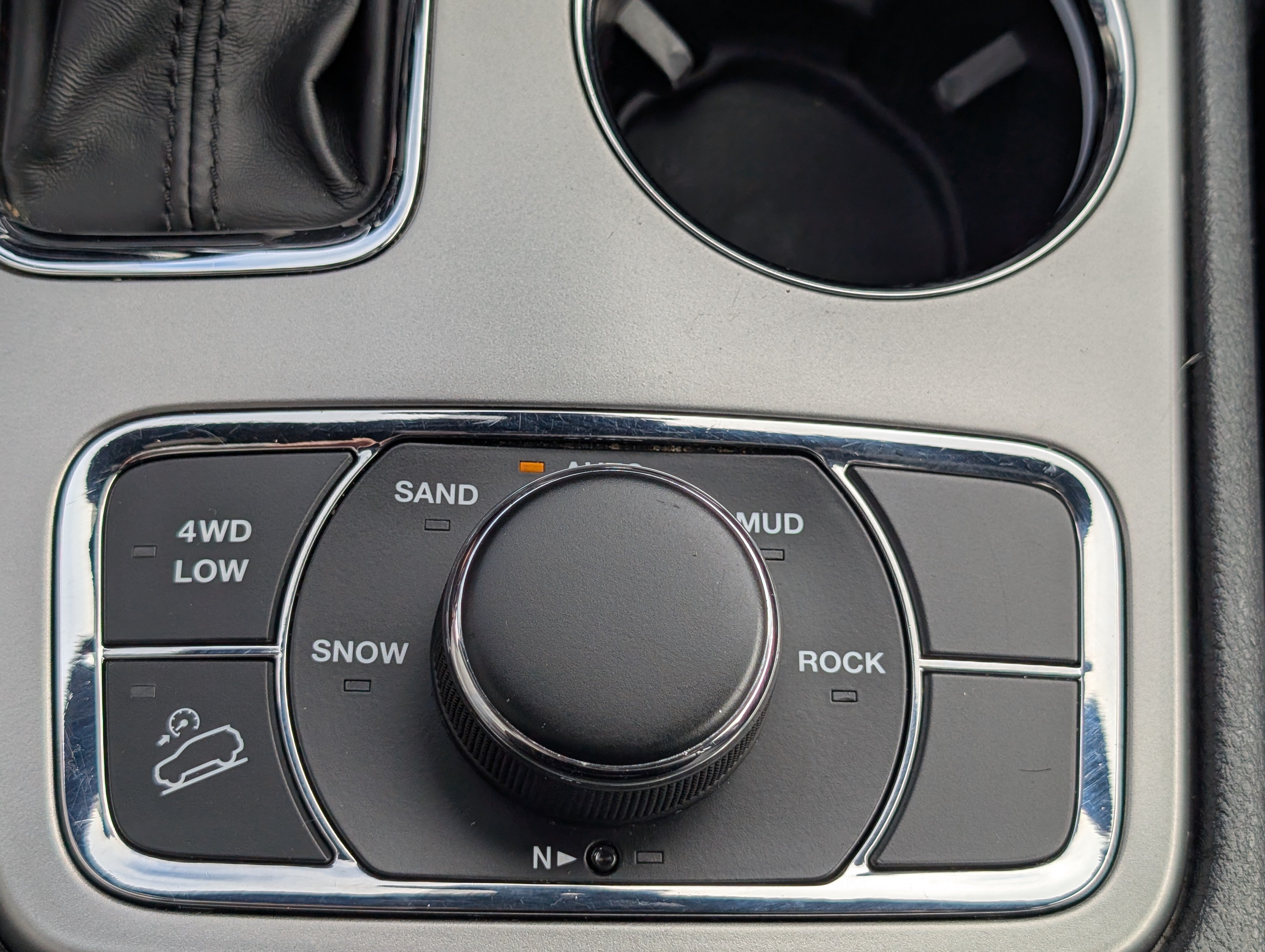 Used 2020 Jeep Grand Cherokee Limited AWD/4WD image 28