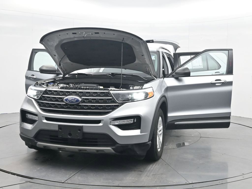 Certified 2024 Ford Explorer XLT w/ Equipment Group 202A image 34