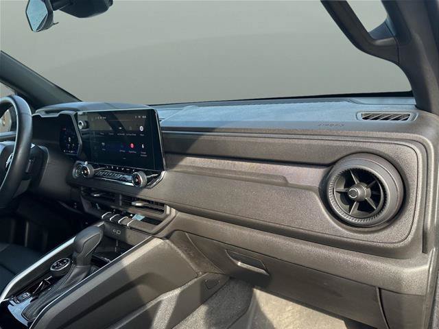 Used 2025 Chevrolet Colorado Trail Boss AWD/4WD image 17