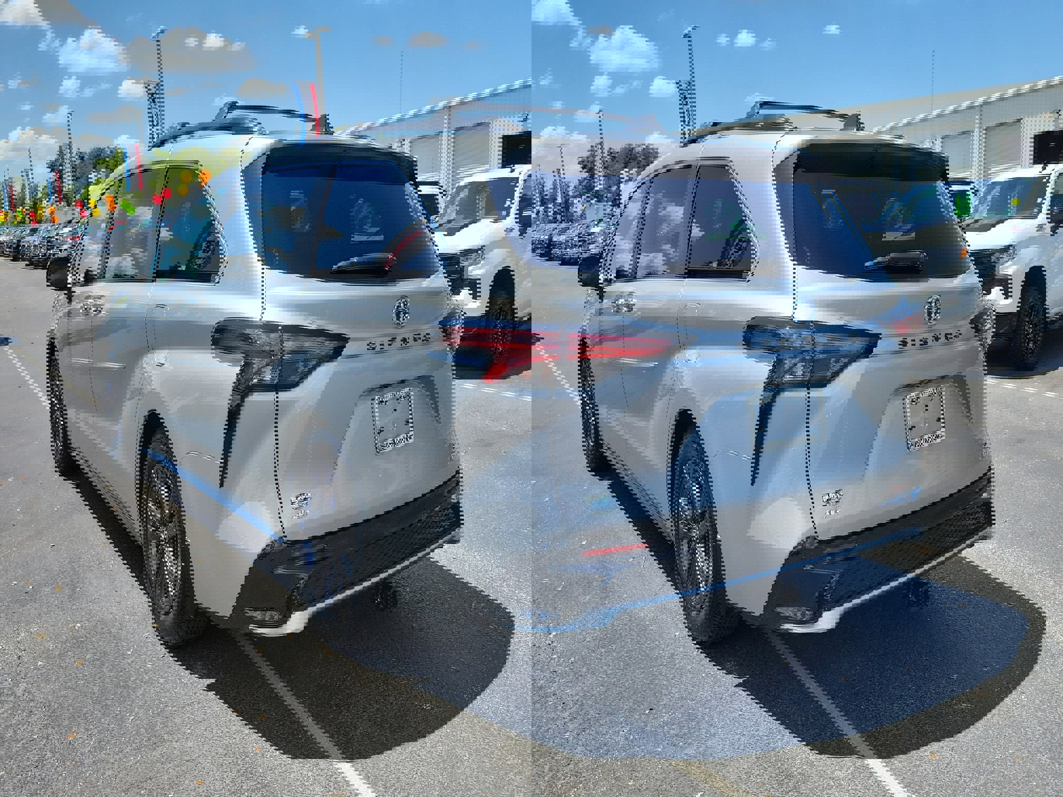 Used 2024 Toyota Sienna XSE w/ XSE Plus Package AWD/4WD image 3