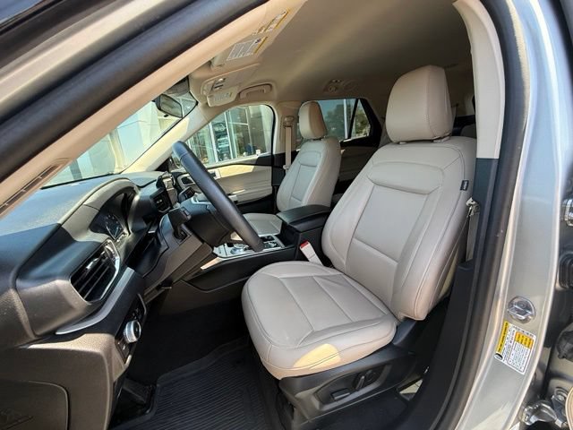 Certified 2023 Ford Explorer XLT w/ Equipment Group 202A AWD/4WD image 14