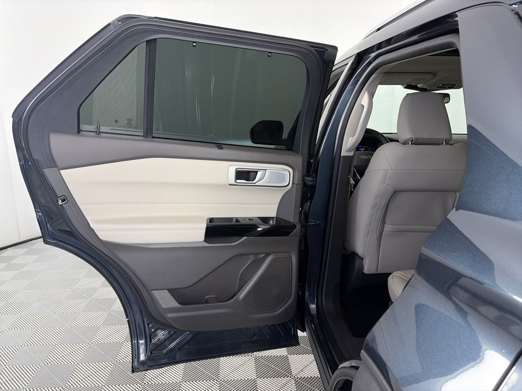 Certified 2022 Ford Explorer Platinum w/ Equipment Group 601A image 12
