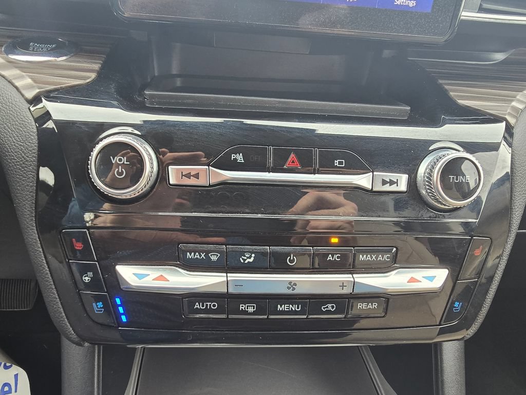 Certified 2023 Ford Explorer Limited AWD/4WD image 29