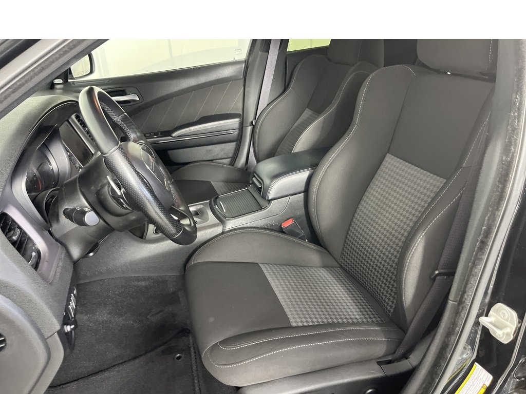 Used 2023 Dodge Charger R/T w/ Blacktop Package image 11